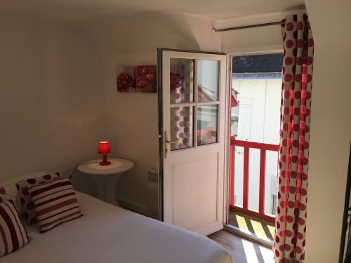 CLASSIC Room Shower: Double bed - Patio floor